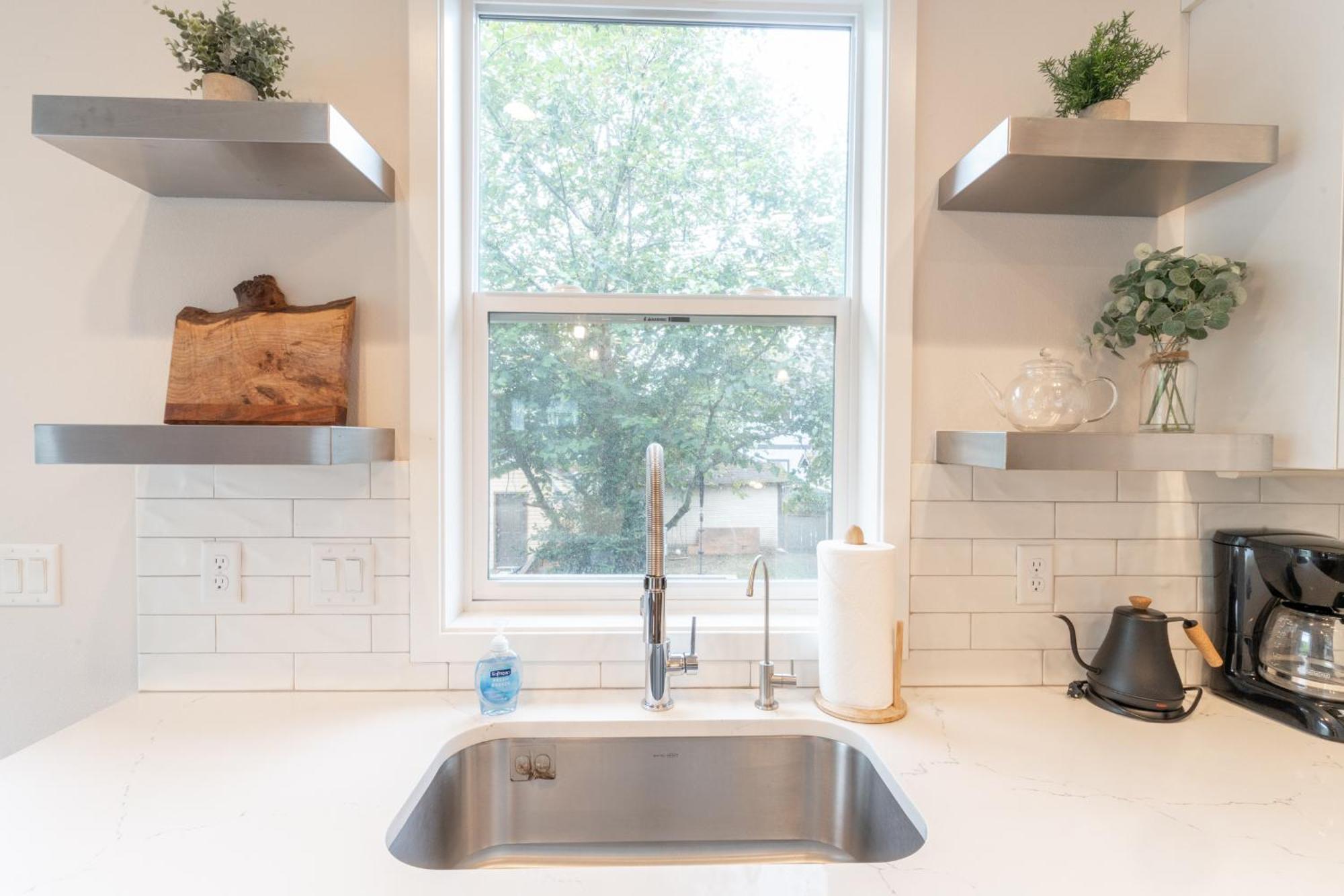 Comfy Family Home, Walkable Neighborhood + Patio! Portland Dış mekan fotoğraf